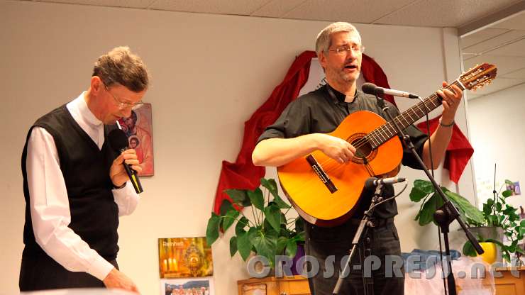 2015.12.08_16.37.53.jpg - Andreas Schätzle und Pfarrer Clemens Abrahamovicz