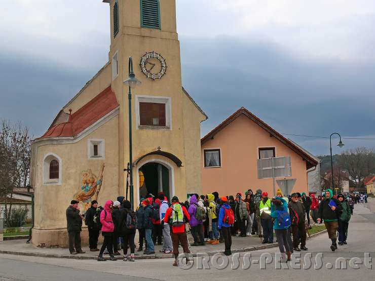 2016.03.12_09.06.27.jpg - Ein Zwischenstopp in Klement bei der Kirche.