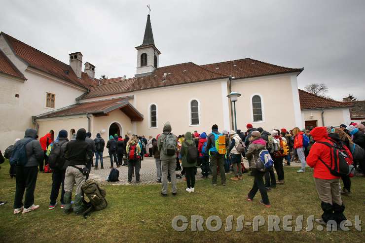 2016.03.12_10.10.49.jpg - 3. Station: Pyhra - Pfarrkirche vom Leib und Blut Christi.