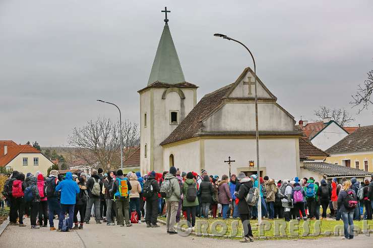 2016.03.13_09.50.07.JPG - 10. Station: Kapelle Maria Schnee in Dürnleis.