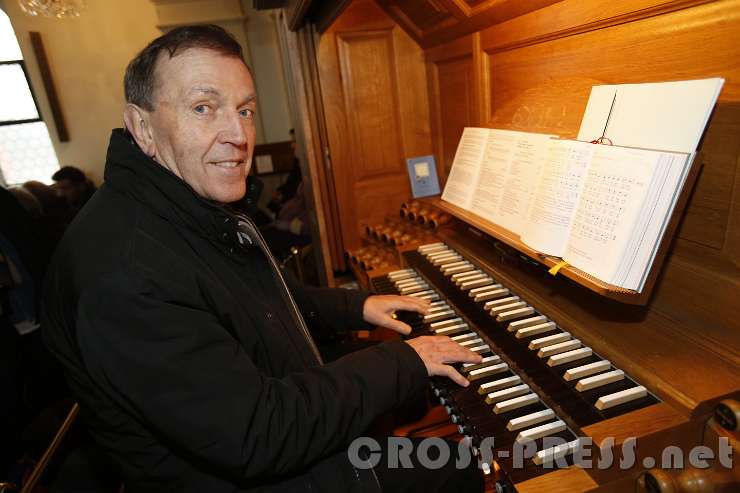 2016.03.13_15.14.00.JPG - Organist der Pfarre.