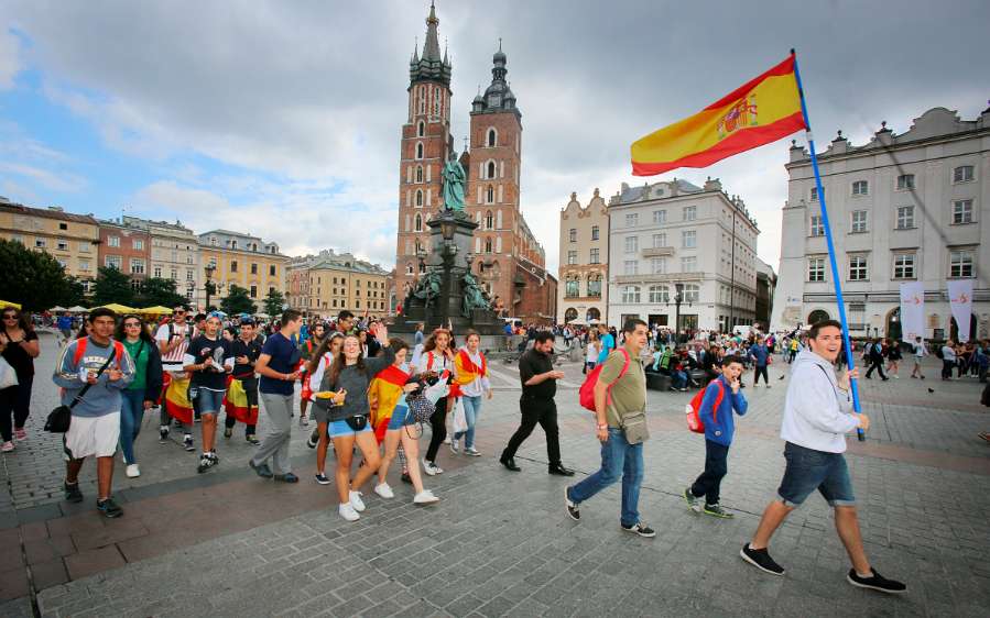 WeltJugendTag Krakau 2016 Spanische Pilger am Marktplatz.