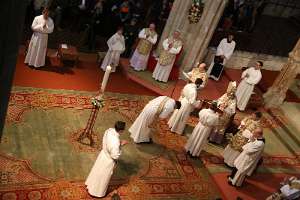 PriesterWeihe mit EB Gänswein in Hl.Kreuz