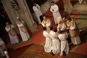 PriesterWeihe mit EB Gänswein in Hl.Kreuz Versprechen der Weihekandidaten