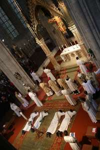 PriesterWeihe mit EB Gänswein in Hl.Kreuz