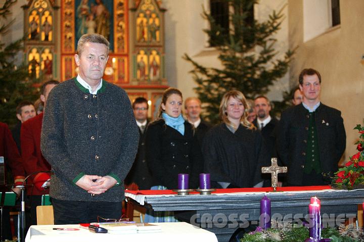 2008.12.13_21.25.42.JPG - Radiosprecher Walter Egger und der Salzburger "Talschluss-Dreigesang".