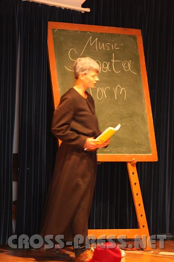 2010.04.16_18.55.20.jpg - Michael Szelegowitz alias Prof.P.Franz Hrmann (Father Frank).