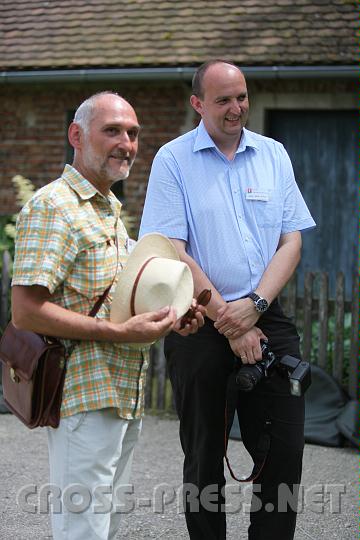 2010.06.11_13.30.12.jpg - Der "Alte" und der "Neue".  Josef Steinbichler, Leiter der Wirtschaftskanzlei i.R. und sein Nachfolger Mag. Albert Burtscher aus Vcklabruck.