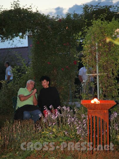 2012.08.02_20.47.00.jpg - Ruhige Plätzchen mit stimmungsvollem Ambiente ließen sich trotz vieler Besucher finden.