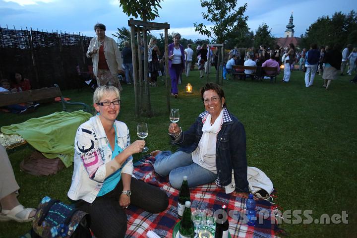 2012.08.02_21.03.24.jpg - "Prost!" auf einen tollen Abend.