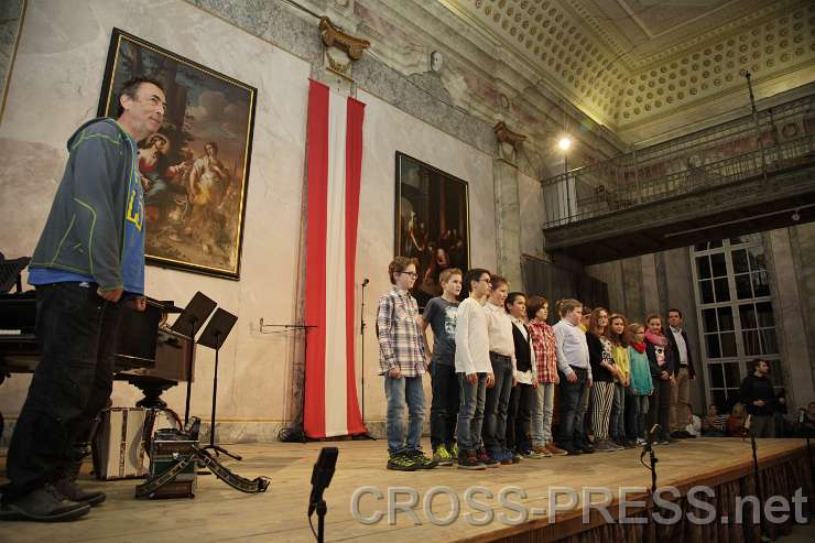 2015.02.17_19.38.59.JPG - Der Künstler - die Schüler der 2b - Klassenlehrer Helmut Schaumberger