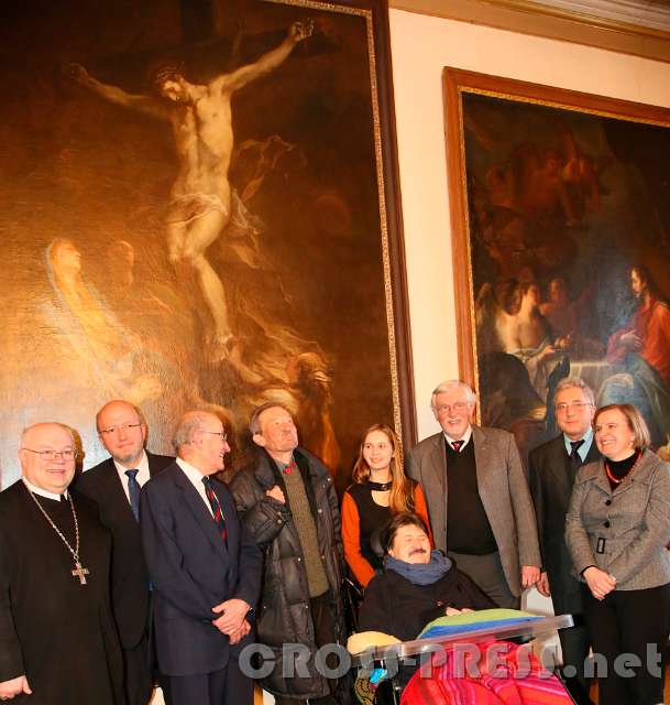 2017.01.13_15.47.53_c.jpg - Gruppenfoto mit Abt Petrus Pilsinger, Schuldirektor Dr. Josef Wagner, Geburtstagskind Dr. Karl Heinz Huber, Autor Julian Schutting, Mag. Lucia Kößl mit ihrem Vater, sowie den Universitätsprofessoren Dr. Wolfgang Wiesmüller, Dr. Johann Sonnleitner und Dr. Ulrike Tanzer.