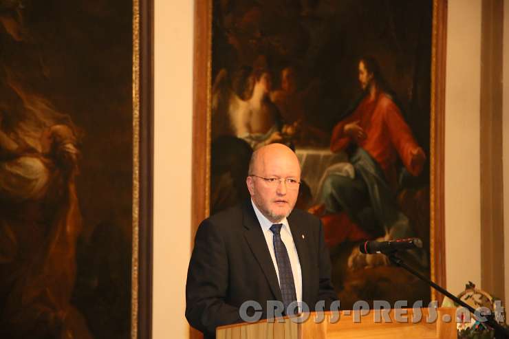 2017.01.13_17.43.48.jpg - Direktor Dr. Josef Wagner bei seiner Laudatio