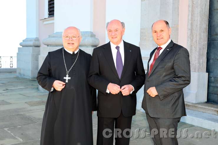 2017.03.31_11.04.34.jpg - Vor der Basilika