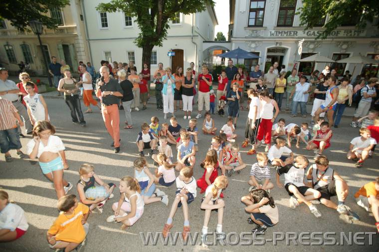 05.06.18_259 Die Jngsten warten auf ihre Pokale ...