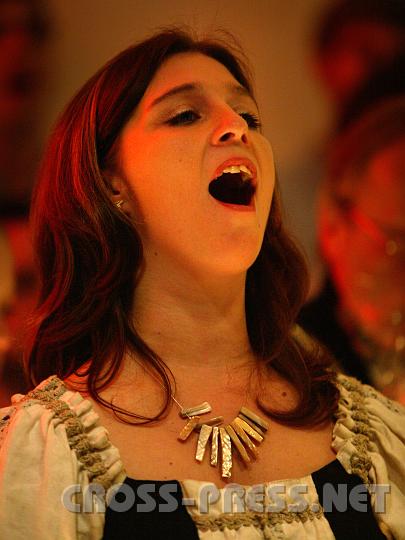2007-12-16_18.53.26.JPG - Volksmusiksngerin Andrea Gruber.