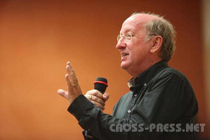 2009.10.21_20.42.16.jpg - Dr. Jan-Uwe Rogge:  "Es ist nicht wichtig, alles im Griff zu haben, sondern mit dem Kind im Gesprch zu bleiben."