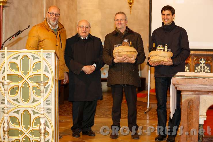 2015.11.07_19.40.08_14.JPG - Diakon Josef Muhr, Altpfarrer Anton Högl Diözesanrestaurator Dr. Wolfgang Huber und Kunsthistoriker Mag. Alfred Fischeneder am Festabend.