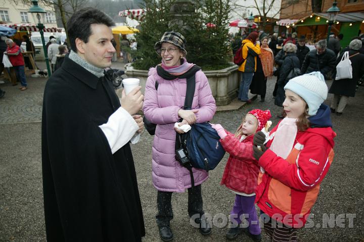 2008.12.13_13.09.28.JPG - P. Pirmin im Gesprch.