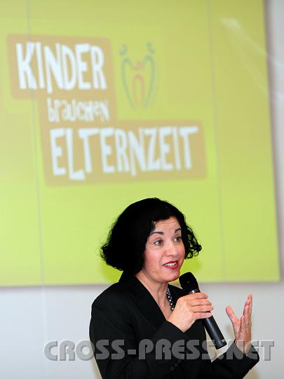 2010.03.22_10.25.27.jpg - LAbg.Andrea Gottweis, Prsidentin des .Familienbundes, bei der Erffung der Enquete.