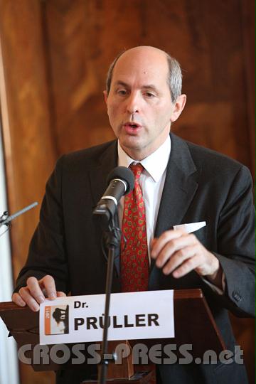 2011.10.15_10.16.29.jpg - Für Dr.iur. Michael PRÜLLER, Pressesprecher der Erzdiözese Wien, sind Ehe und Zölibat keine Gegensätze, vielmehr ergänzen sie sich gegenseitig und brauchen einander.