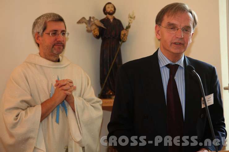 2013.12.08_11.21.11.jpg - Rechts: Lukas Bonelli, Präsident von Radio Maria Österreich.