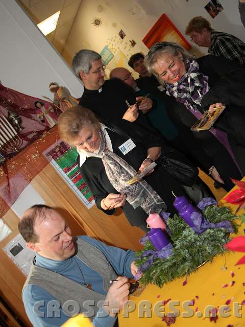 2013.12.08_12.16.35.jpg - Thomas Berth und Andreas Schätzle signieren ihre CD "Rosenregen".