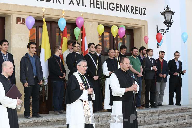 2014.04.30_18.56.32.jpg - Großkanzler der Hochschule Abt Maximilian Heim und Rektor P.Karl Wallner.