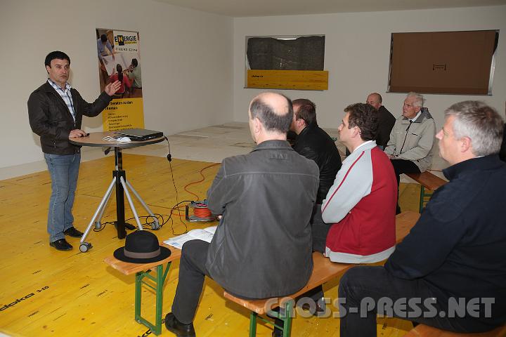 2009.05.15_16.30.35.jpg - Franz Schachner referiert ber die Zukunft der Mobilitt