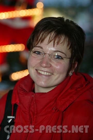 2007-12-06_15.59.47.JPG - Franziska Offner, Karenz, Amstetten:   

Mir gefllt er sehr gut. Er hat eine gemtliche Atmosphre, schne Dekorationen.   Heuer haben sie einiges anders gemacht.   Auch fr Kinder ist was da: die kleine Bahn.