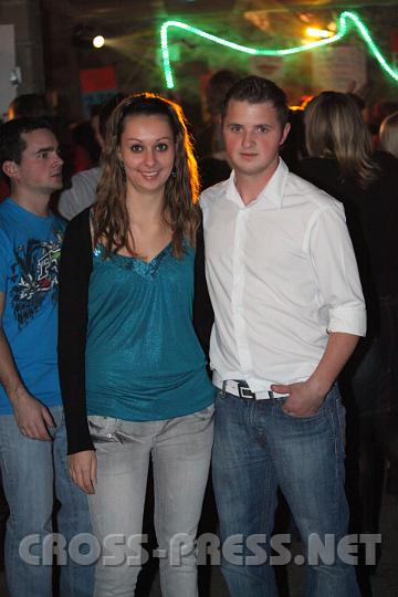 2009.10.25_22.37.47.jpg - Die beiden "Obermafiosi" alias Jugendführer der KJ Ertl und Ball-Organisatoren: Sabine Kalkgruber und Marco Mayrhofer.