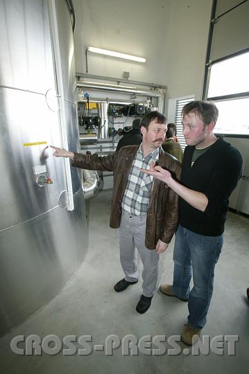 2008-02-23_12.15.57.JPG - Ist das eh' ein Bierfa ?  ;)