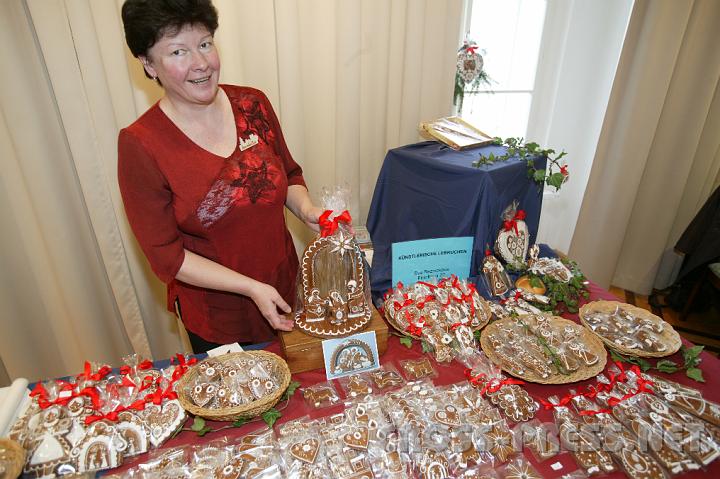 2008.11.30_13.33.38.JPG - Eva Reznickova, tschechische Lebkuchenknstlerin.