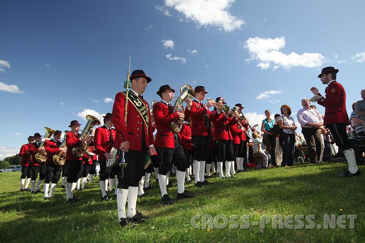 2009.07.19_16.25.59.jpg - Die Trachtenmusikkapelle St.Michael unter Kapellmeister Markus Pfaffenbichler war nicht nur fr die Ohren, sondern auch fr die Augen eine groe Bereicherung des Festes.