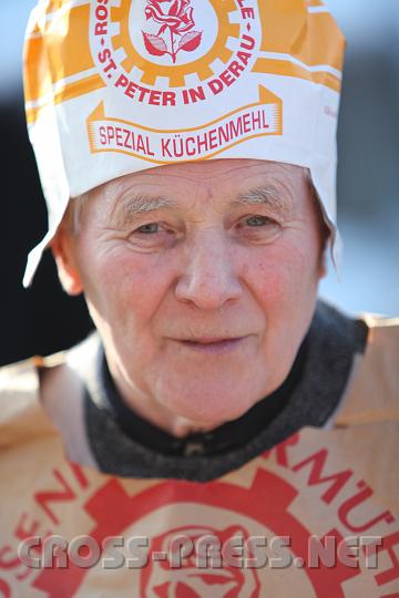 2010.02.16_14.53.21.jpg - "Mller, Mller Sackerl"... Herr Mller Rosenfellner hchstpersnlich in einem seiner Mehlscke!