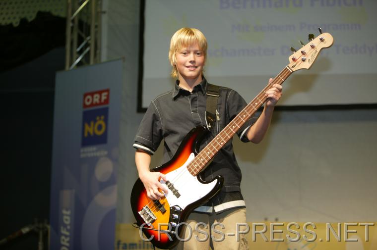06.11.05_528 Vier Geschwister als Rock Band 'Running Sushi', Sieger des heurigen Band-Wettbewerbs des N Musikschulmanagements.