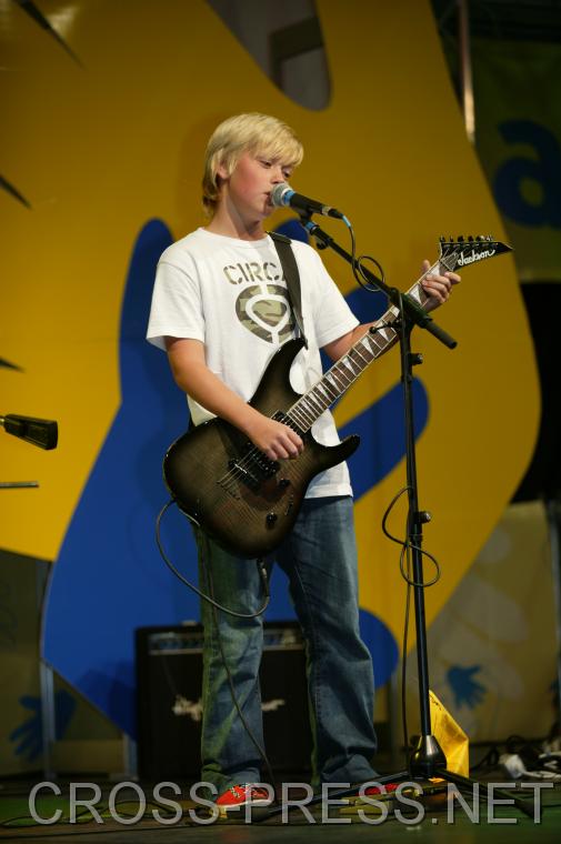 06.11.05_529 Vier Geschwister als Rock Band 'Running Sushi', Sieger des heurigen Band-Wettbewerbs des N Musikschulmanagements.