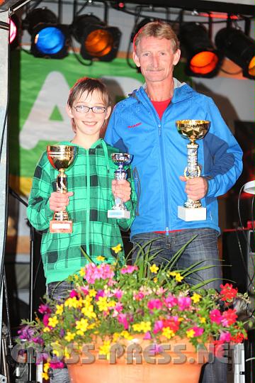 2010.06.19_20.19.43.jpg - Oliver Hrndler mit senen Silbernen von MS4 und MJ, und mit seinem Trainer Franz Brenn.